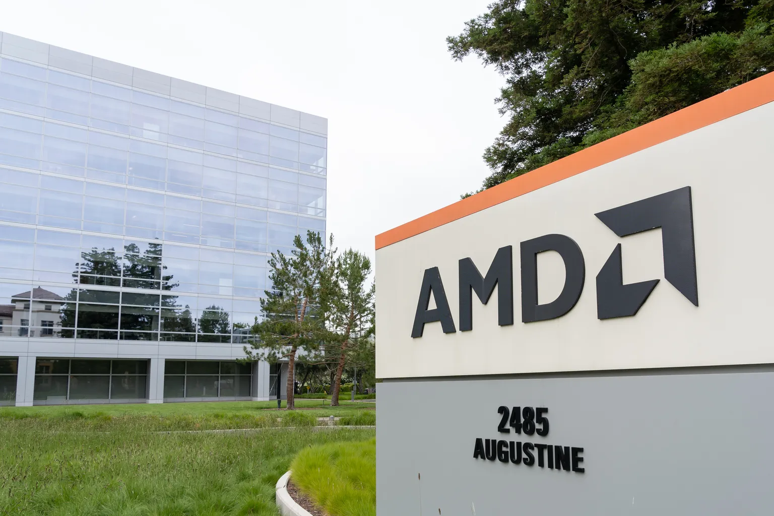 AMD：第三季度盈利影响未来估值和增长前景